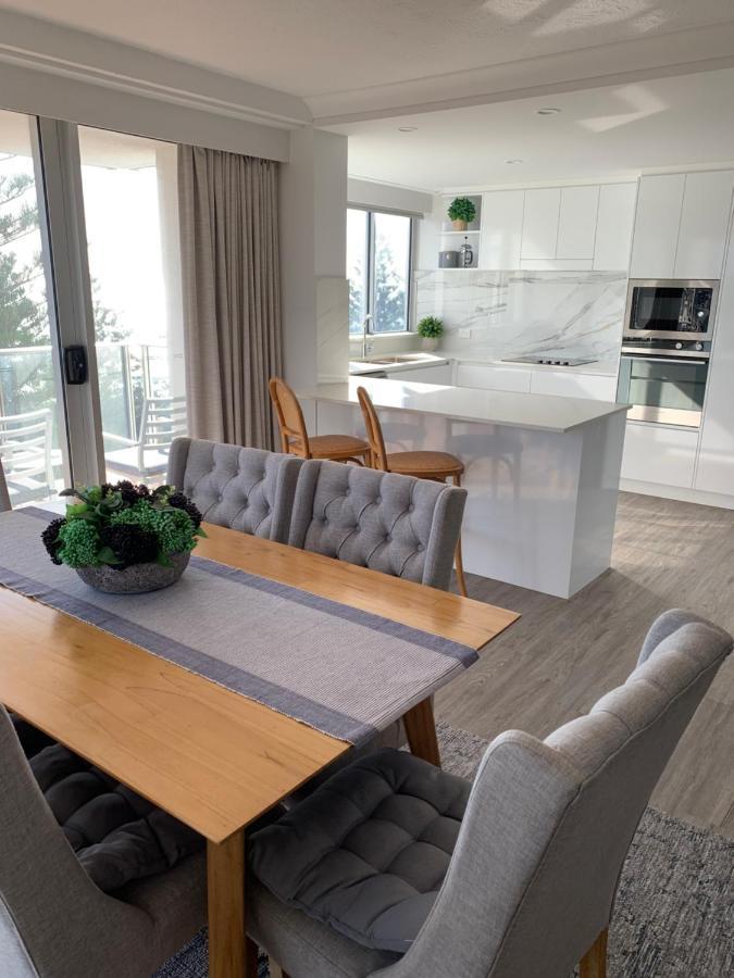 Pacific Regis Beachfront Holiday Apartments Gold Coast Exterior foto