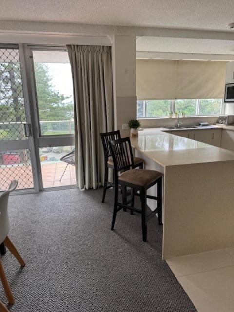 Pacific Regis Beachfront Holiday Apartments Gold Coast Exterior foto