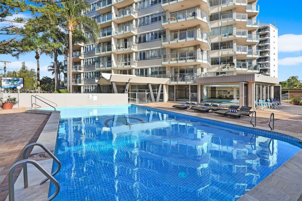 Pacific Regis Beachfront Holiday Apartments Gold Coast Exterior foto